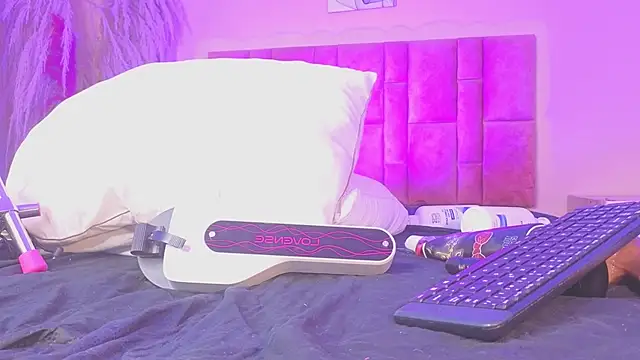caro_lovings – webcam-show