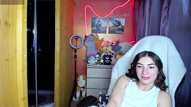 Živý XXX chat Fiery_Brunette_