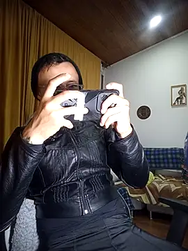 sebastian_horny 现场XXX聊天