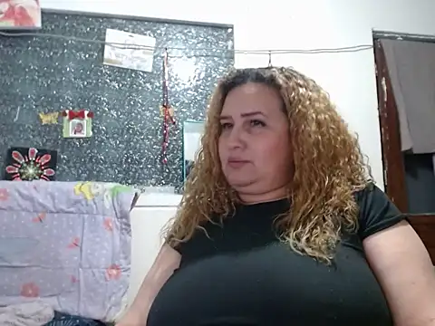 Perla1981--'s Live XXX Chat