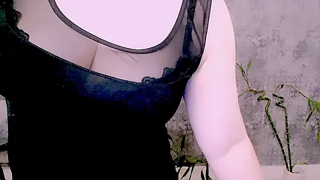 Djullia's Live XXX Chat