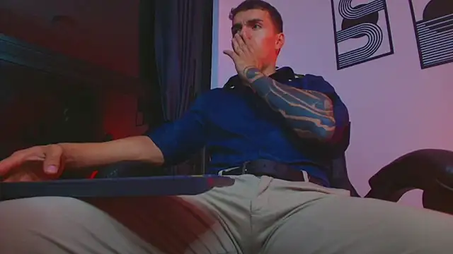 XXX chat uživo modela ALPHA_DOMINUS_