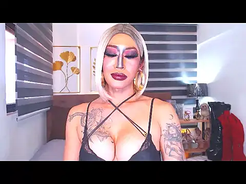 DominateMistressTania Show Webcam