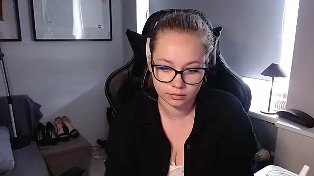 Chatroom XXX en direct de holly_xglam