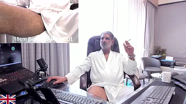 OnlineBossUK Live XXX-chat