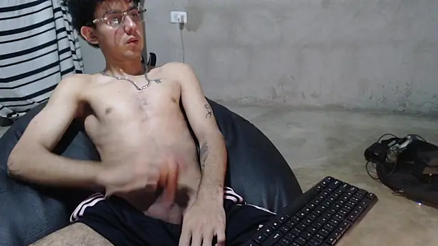 garu-hot18 webcam show