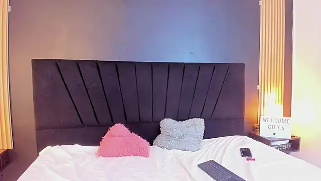 twodolls18's Live XXX Chat