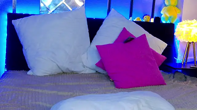 Chat +18 de MillaCali ao vivo
