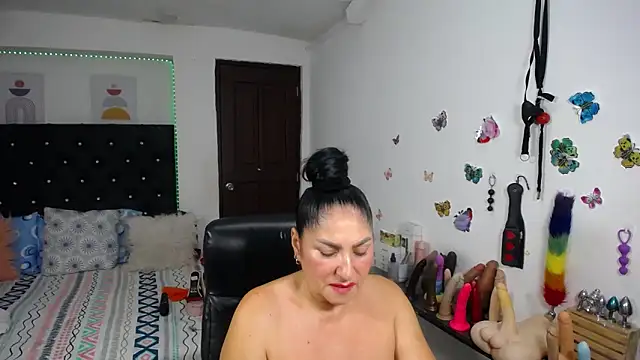 mature_bigboobs10's Live XXX Chat