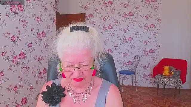 Maya_Mayflower: απευθείας συνομιλία ΧΧΧ