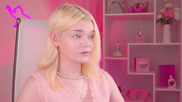 AdeleCartier Chat XXX in diretta