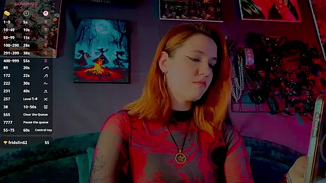 XXX chat uživo modela the_high_priestess