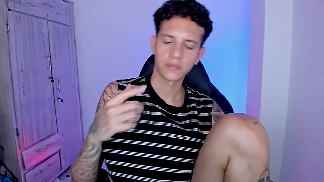 tylernova Live XXX-Chat