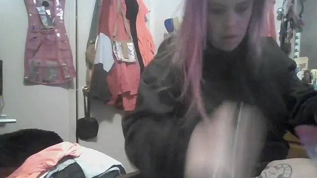 Živý XXX chat TWiSTYTheTwizted