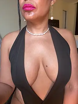 Latina-miss' Live XXX Chat