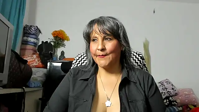 merlyna_goldens' Live XXX Chat