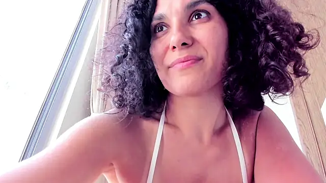 _CurlySue_ Chat XXX in diretta