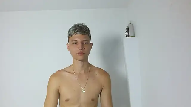 Twinkcock22 – Live XXX-chat