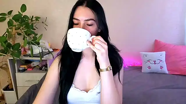 WildKittenX_ live XXX chat