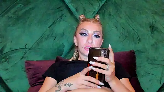 LannaQuinn Chat XXX live