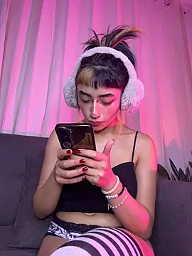 baby_akuma Adlı Modelin Canlı XXX Sohbeti