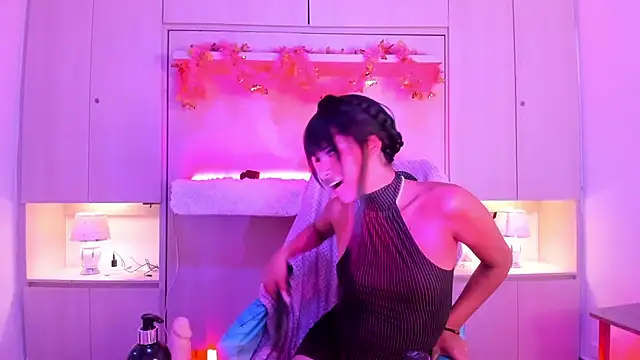 TomieDark_'s Live XXX Chat