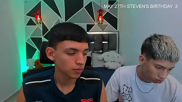 Juan_Nd_Steven 即時 XXX 聊天