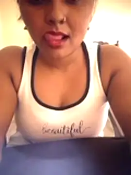 Saniya_Gs' Webcam Show