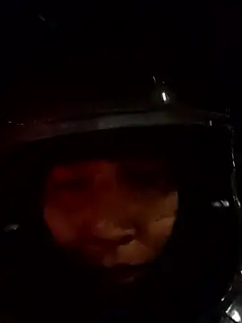 Robin_H00t_2's Live XXX Chat