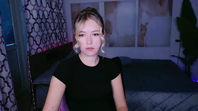 Онлайн чат XXX RosaTiny