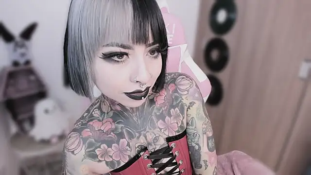 shes_creepy 即時 XXX 聊天