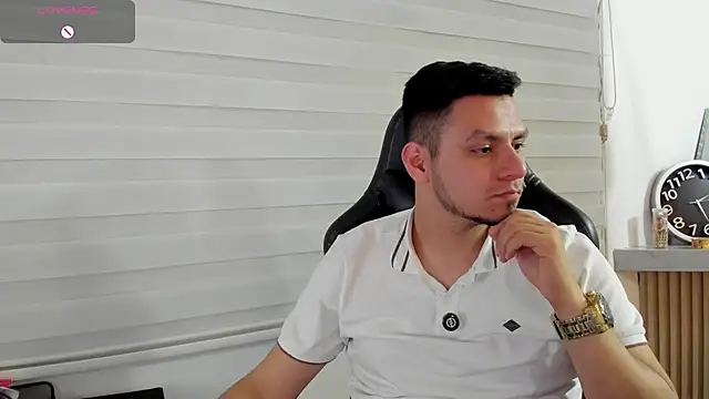 Rick_Adams Chat XXX in diretta