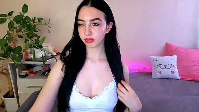 WildKittenX_'s Live XXX Chat