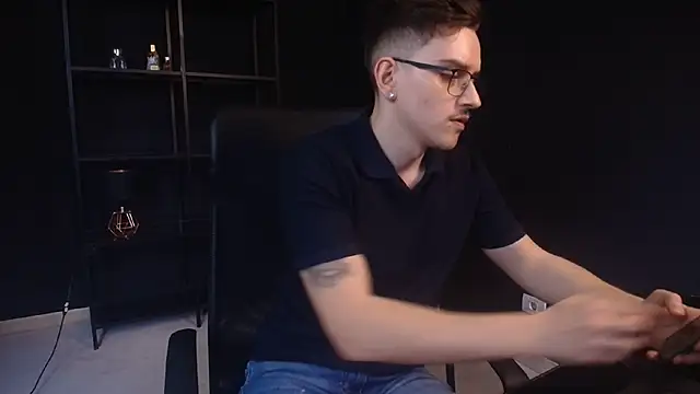 FelixStarkk 在線直播表演