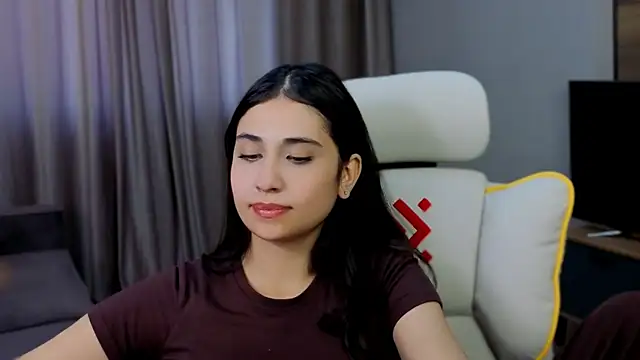 honeylanaa Adlı Modelin Canlı XXX Sohbeti