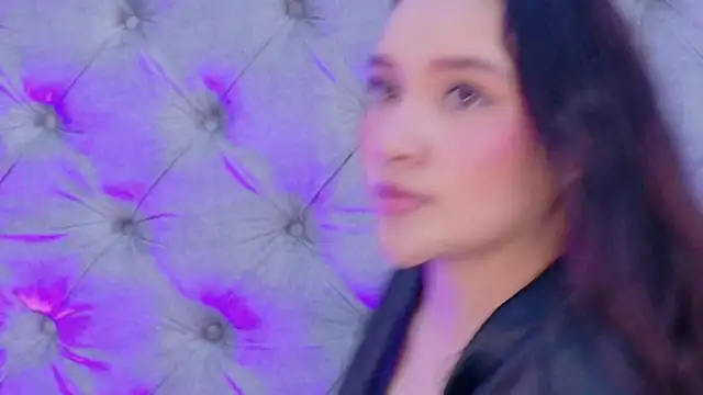 LiiaBloom's Live XXX Chat
