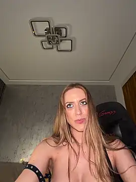 Chat +18 de LunaAlya ao vivo