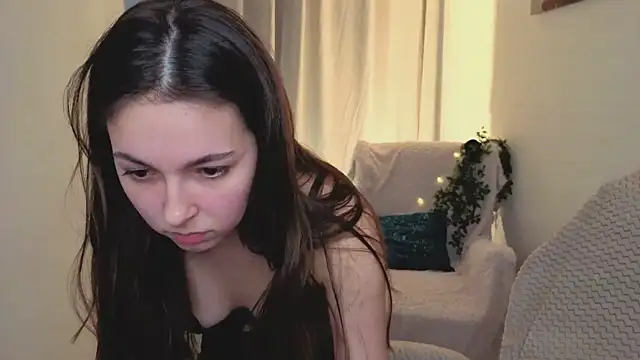 BellaTheryn Live XXX chat