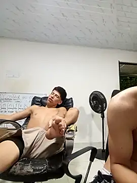 Chat XXX Live 3hornys-straights