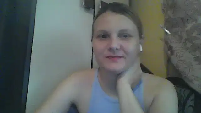 XXX chat uživo modela Elvanii
