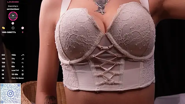 VesperSolace's Live XXX Chat