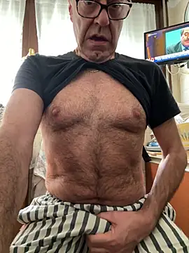 Show modela henrybull007 na web-kameri