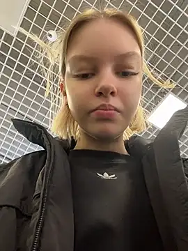 AshleyMur Adlı Modelin Canlı XXX Sohbeti
