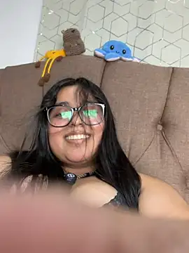 virginbrunette99's Live XXX Chat