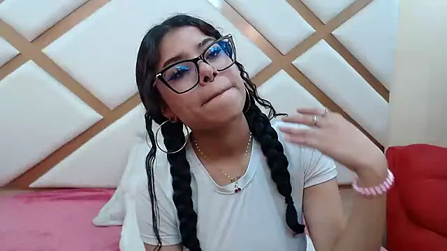Issaa_Tyler's Live XXX Chat