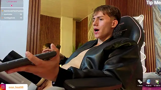 EVAN_TAY – Naživo XXX chat