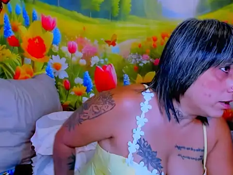 indianroxy élő XXX-chatje
