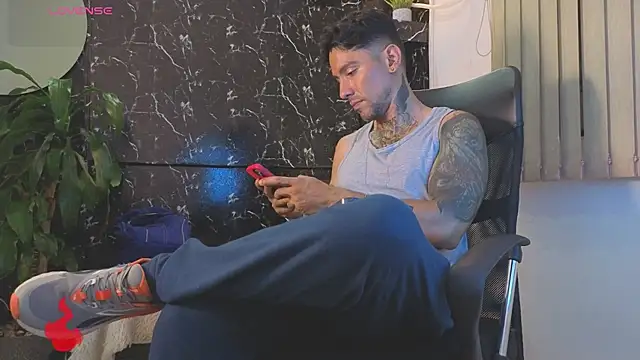 Chat XXX Live MR_EITHAN