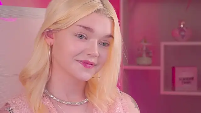 AdeleCartier's Live XXX Chat