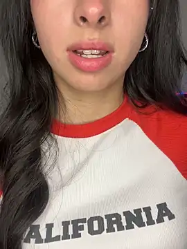 Chat XXX en directo de junorise23